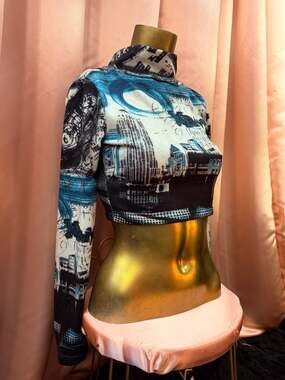 TopShop New York City scape Graffiti pattern crop-top